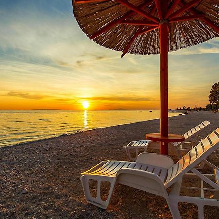 Mobile Homes Mediteran In Caravan Park Strasko, Новалья Экстерьер фото